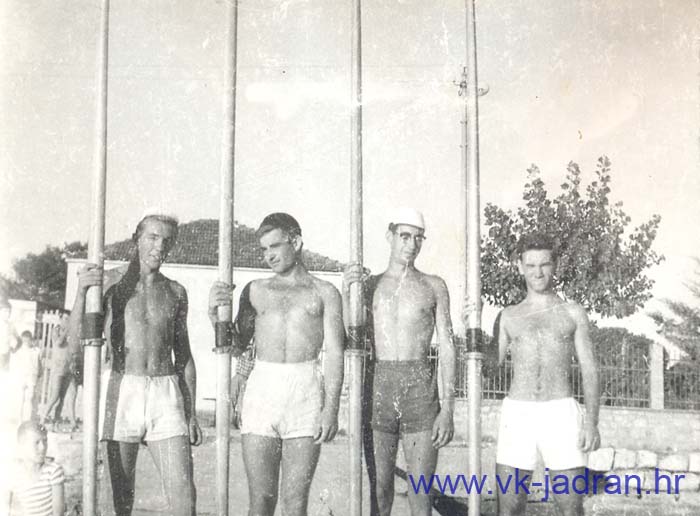 Cedo Mihovilovic, Dragimir Zuvanic, Ante Colic, Martin Itkovic ispred starog kluba Jadran Zadar
